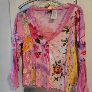Floral top with sequin and fluttery sleeves